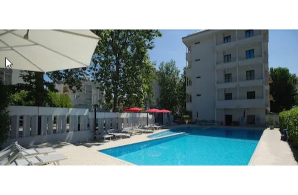 Hotel Ines Cattolica Luaran gambar